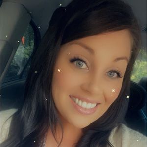 Meet your Posher, Carissa